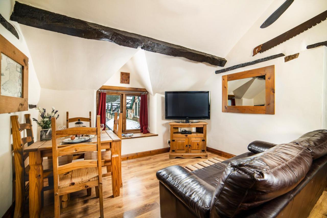 Nant Ucha Farm Villa Acrefair Kültér fotó