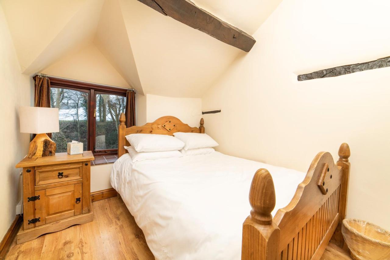 Nant Ucha Farm Villa Acrefair Kültér fotó