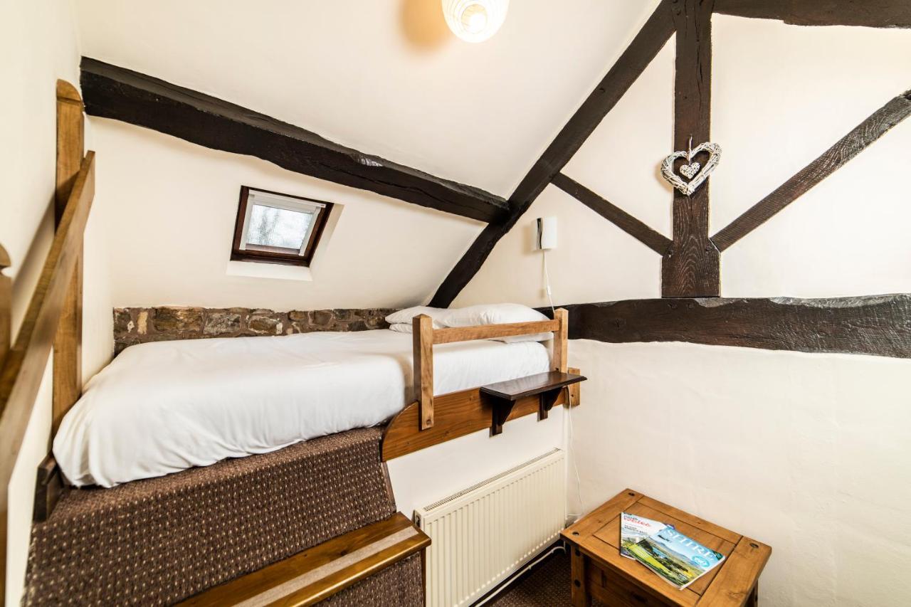 Nant Ucha Farm Villa Acrefair Kültér fotó