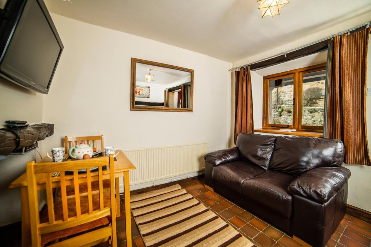 Nant Ucha Farm Villa Acrefair Kültér fotó